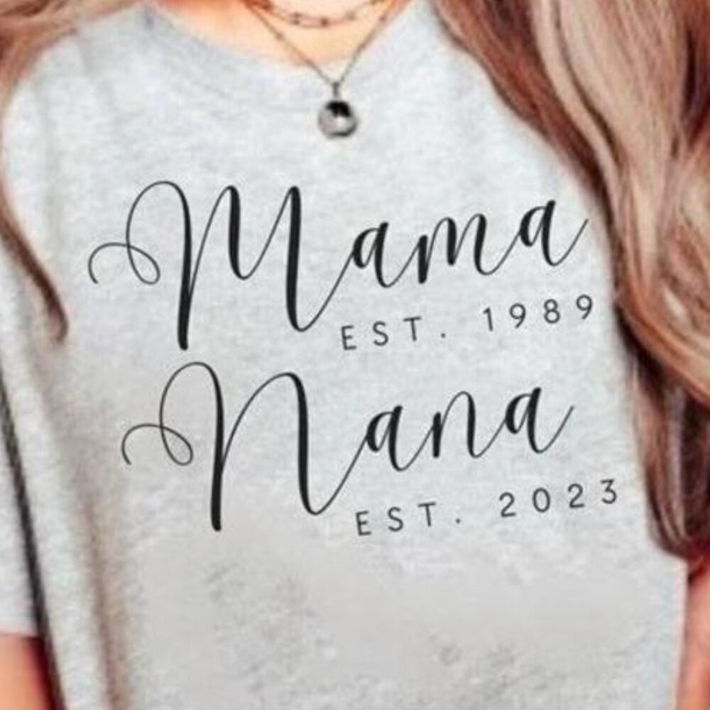 Personalized Mama Nana 2025 Family Gift Graphic Unisex T-Shirt 81 - Picture 2 of 5
